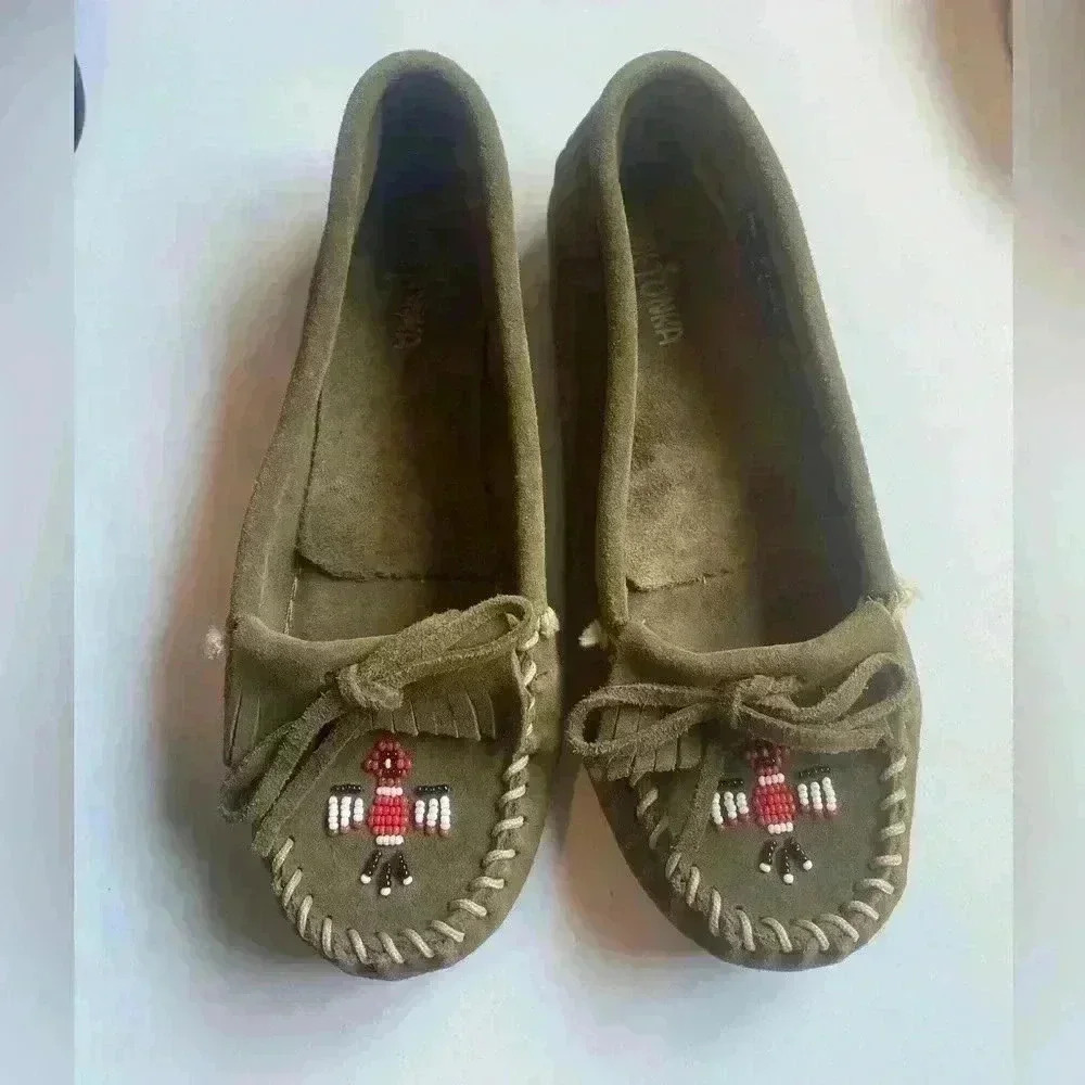 Minnetonka Green Thunderbird Moccasins Women’s 9